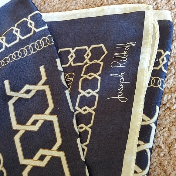 Joseph Ribkoff Scarf Gray Cream Modern Print Large Square Luxury Minimalist - Picture 3 of 12